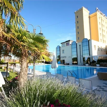 Hotel Zanhotel Centergross 4*