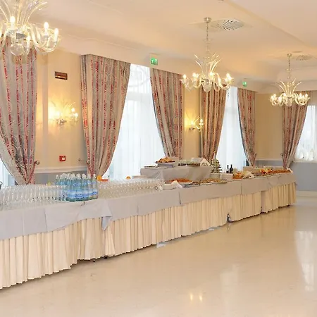 Hotel Zanhotel Centergross 4*