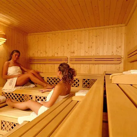 Zanhotel Centergross 4*