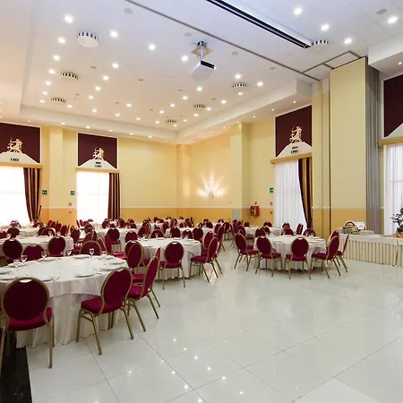 Hotel Zanhotel Centergross 4*