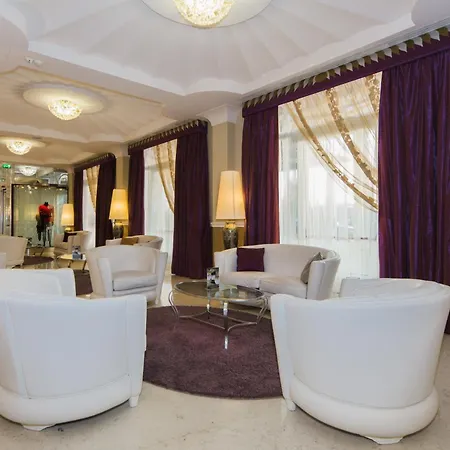 Zanhotel Centergross 4* بينتيفوليو