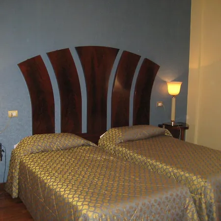 Hotel & Meeting Centergross 4*