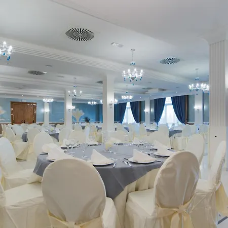 Zanhotel Centergross 4* بينتيفوليو