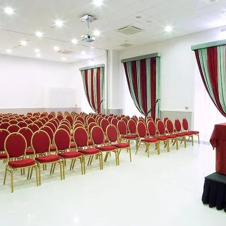 Zanhotel Centergross فندق