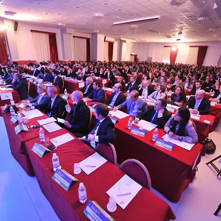 Zanhotel Centergross 4* بينتيفوليو