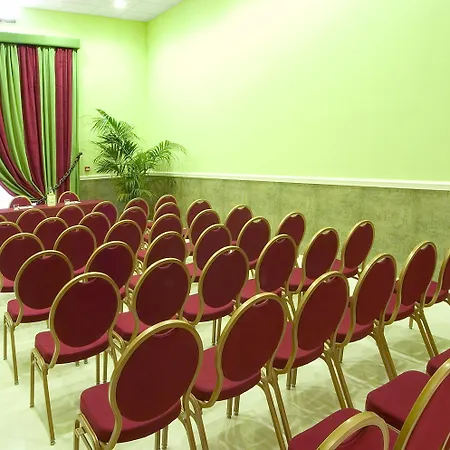 فندق Zanhotel Centergross 4*