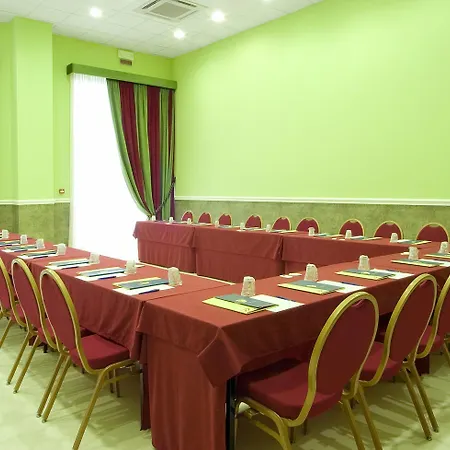 Hotel & Meeting Centergross 호텔 4*