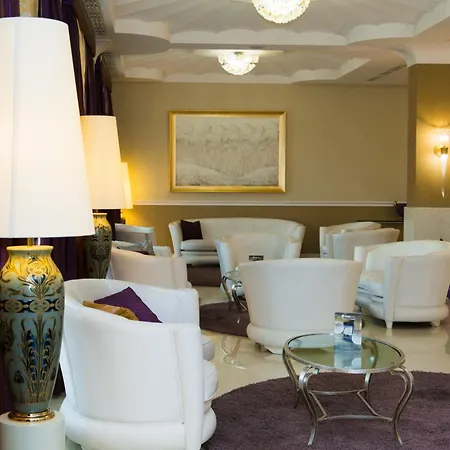 Zanhotel Centergross فندق 4*