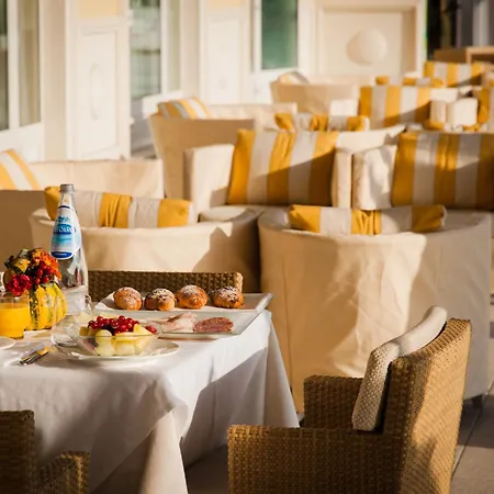 فندق Zanhotel Centergross 4*