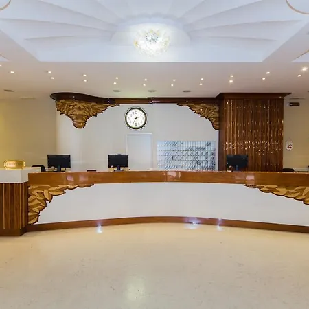 Hotel & Meeting Centergross 호텔 4*