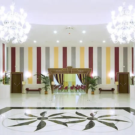호텔 Hotel & Meeting Centergross 4*