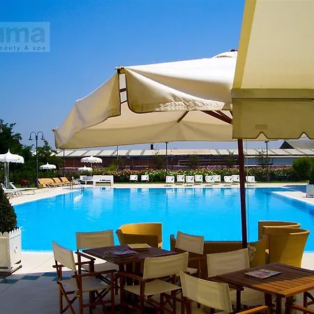 Zanhotel Centergross 4*