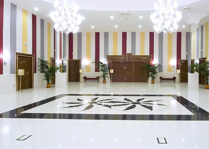 Zanhotel Centergross Отель Бентивольо