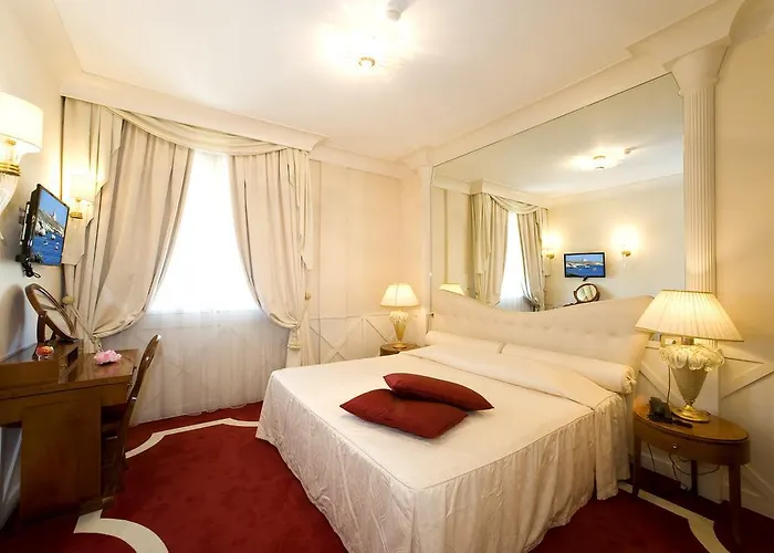 Отель Zanhotel Centergross